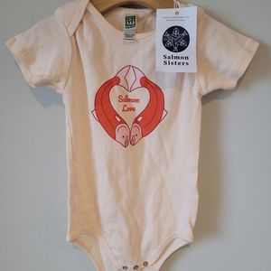 🔥Drop🔥 Salmon Sisters Onsie 18-24 mo